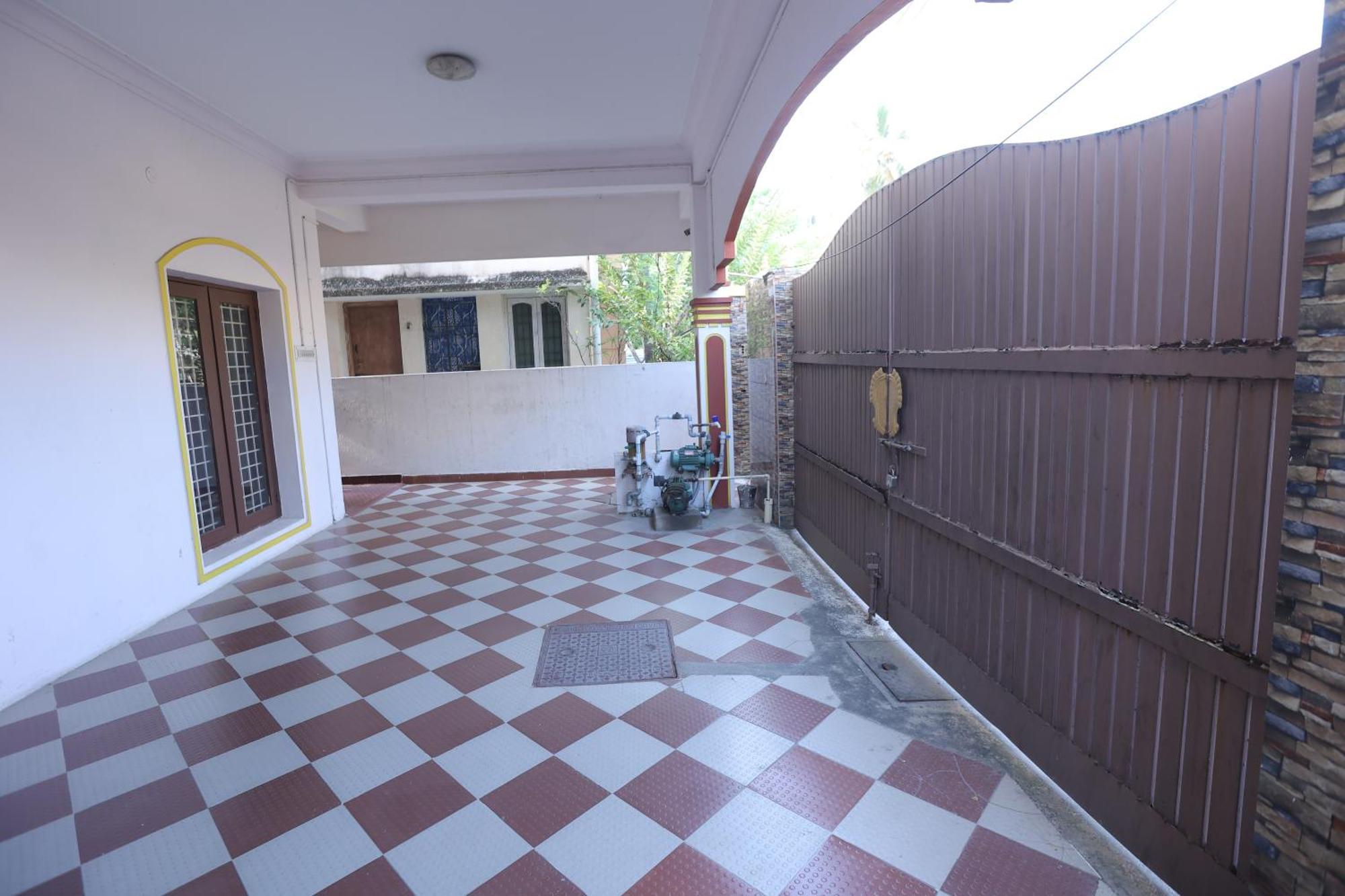 Happyhomes Porur -Near Rmz Software Park-Commerzone-Dlf It Sez Park -L&T Ченай Екстериор снимка